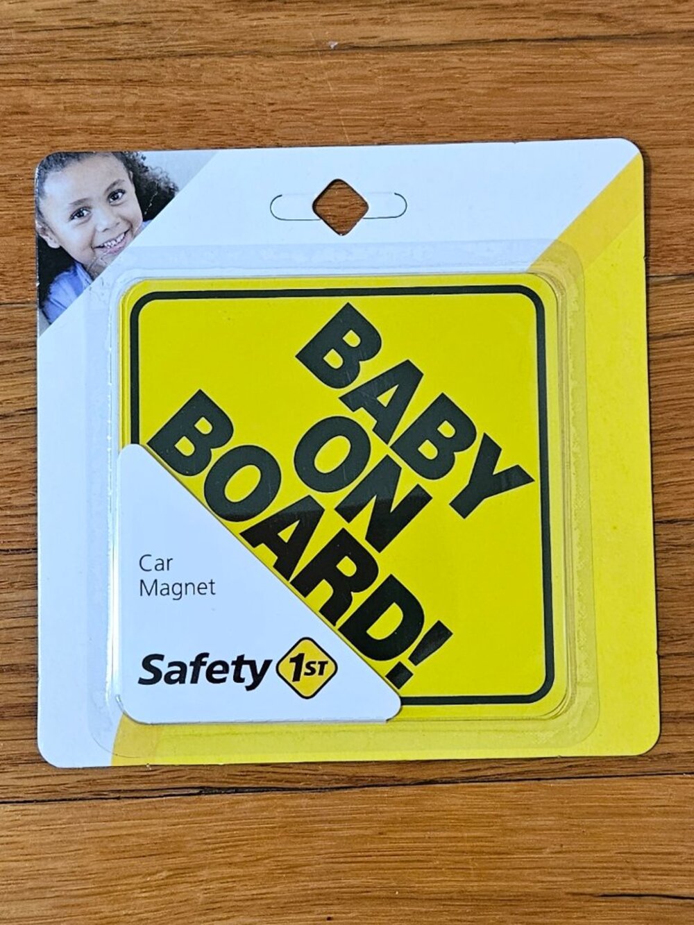Safety 1st BABY ON BOARD! Car Magnet Yellow
